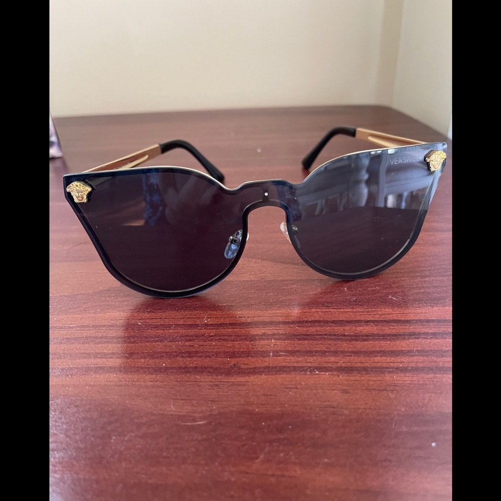 Sun glasses new